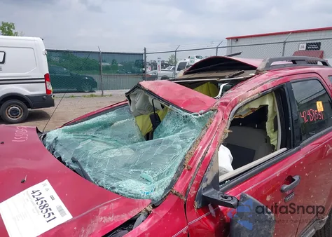 2008 Ford Escape Xlt z USA, uszkodzony, nr VIN 1FMCU03Z78KC83102